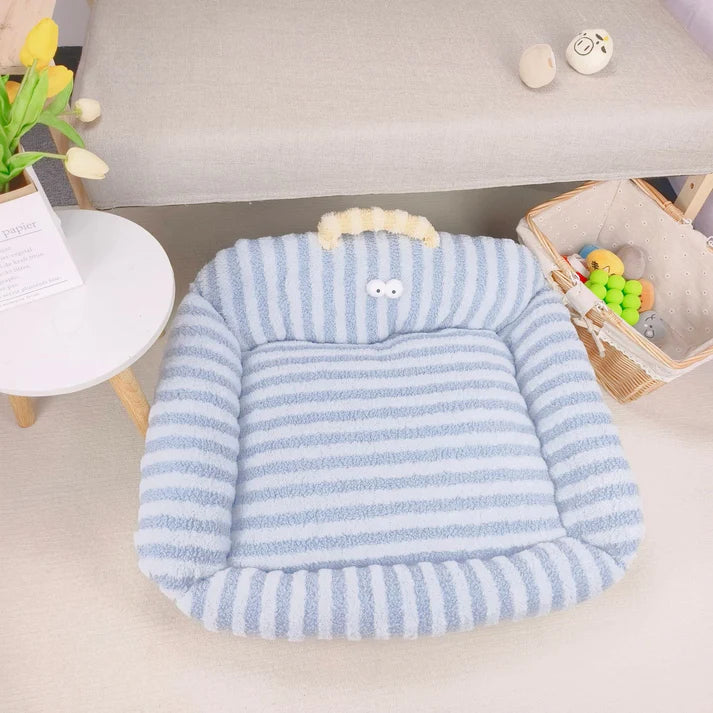 Big Eye Cozy Striped Pet Bed